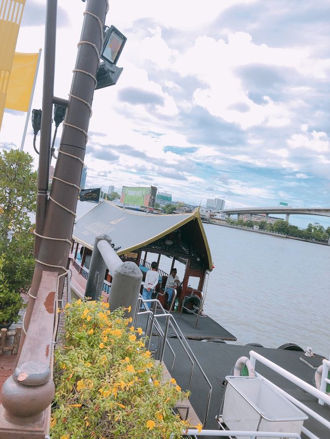 お天気も良くなってきて、今日も暑くなりそう。<br />１日一回は雨に降られます。<br />さすが雨季