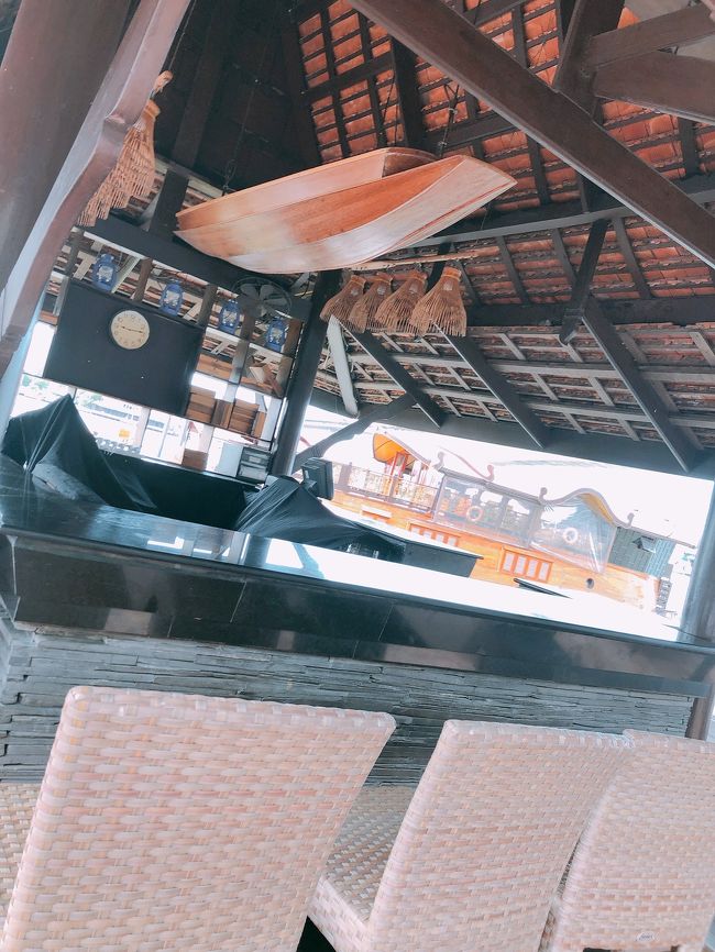 カウンターで飲むならありかな？<br />