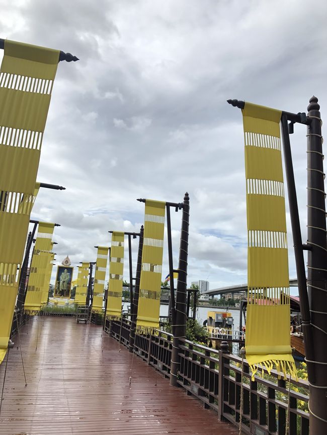 船がやってきました<br />それではチェンマイへ向けてドンムアンへ向かいましょう。