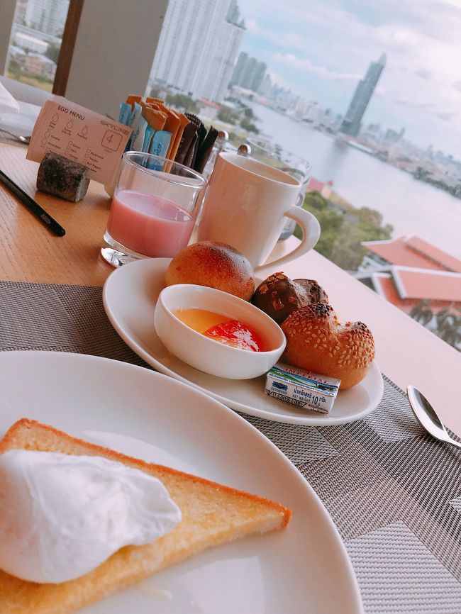 テーブルでたまご調理のオーダーもできました♪<br />私はポーチドエッグ