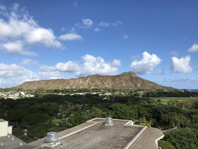 そ、し、、て、、、<br />ワイキキにやってきましたー<br /><br />（チャーリーズタクシーにて）