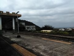 １１:４８、優等列車も停車する「大武駅」
海も見える！