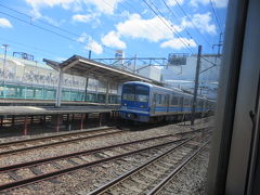 伊豆箱根鉄道大雄山線の電車が見える小田原駅に到着です。