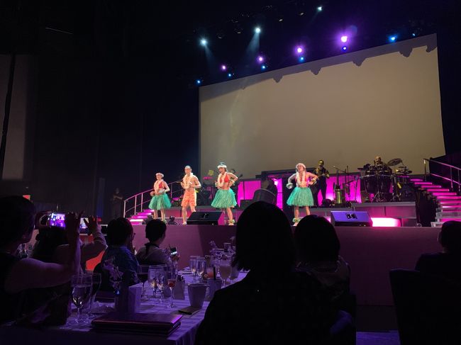 フラを踊ってます。