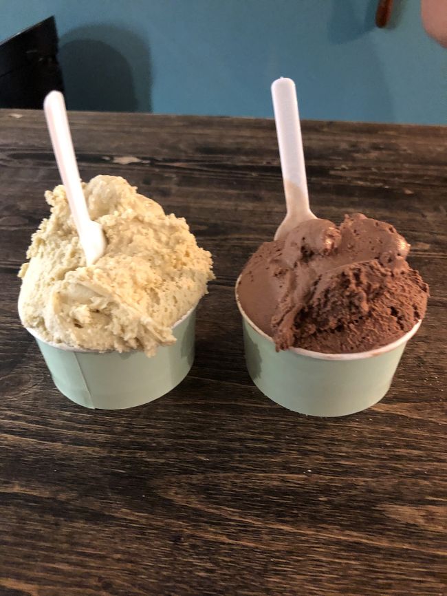 これで子供用サイズ。<br />でかっ！<br />ひとつ5ドルくらいだったかな。<br />すごく美味しかったです。<br /><br />そしてホテルに帰って21時ごろ寝ました。