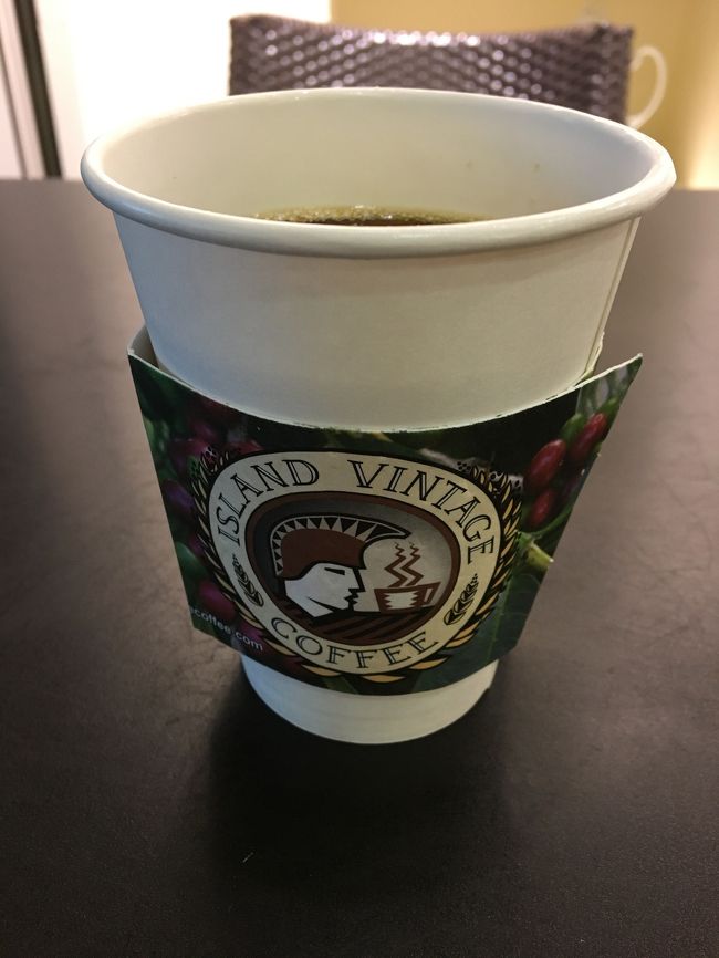 午後のコーヒーはビンテージ アイランド コーヒー。