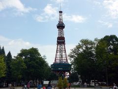 大通公園、テレビ塔の下で北海道の風を感じのんびりしつつ・・