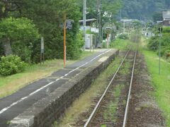 やっと最初の駅の土師（はじ）駅。