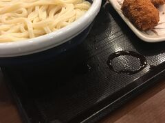 とりあえず昼食。
うどん食べようとしたら寝てたお嬢起きる。
食いしん坊。