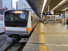 まずは東京駅へ。
この後２０２０年春のダイヤ改定で東京駅には中央線の各駅停車が来なくなりました。貴重な写真になりました。