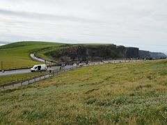 あまり時間がないのでモハーの断崖周辺の遊歩道を歩くことにします。