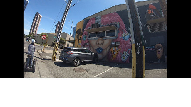 街の至る所にウォールアートがあります