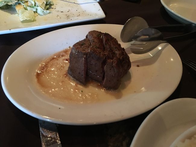 ハッピーアワーではステーキも量は少なめですがお値打ちです、勿論 味は格別です。