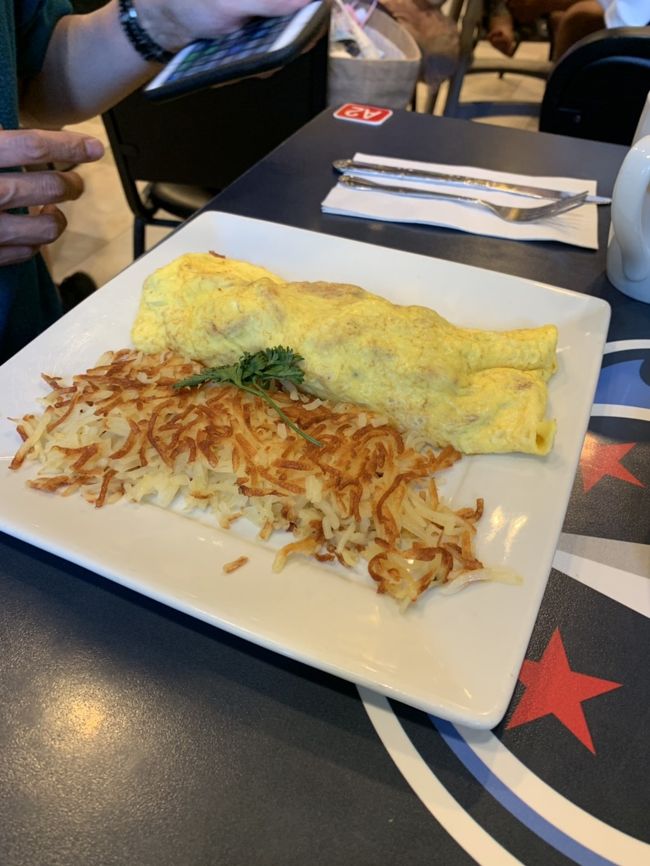 あとオムレツも注文しました、こちらも美味しい！