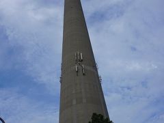 ●ドナウタワー

さぁ、ドナウタワーです。
1964年に開催された国際ガーデンショーに際して建てられました。
高さ252ｍのテレビ塔。
展望台は150ｍの位置にあります。
市街地からは少し離れていますが、ここからウィーンの街を見下ろそうと思います。