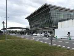 旭川空港前のトヨタレンタカーでレンタカーを借りました。
JALダイナミックパッケージのオプションで付けたもので安かったです。
ここでもらったマップコードでほとんどドライブ旅行しました。