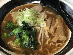 私はラーメンを食べました。ラーメンも美味しかったです。娘はお子様ハンバーグランチでした。きちんと完食してくれて何より。気温も23度くらいだったので風も心地よくてテラス席でゆっくり食べられました。