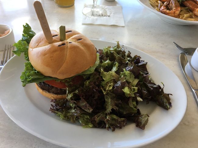マリポサ バーガー、食べ応えありました