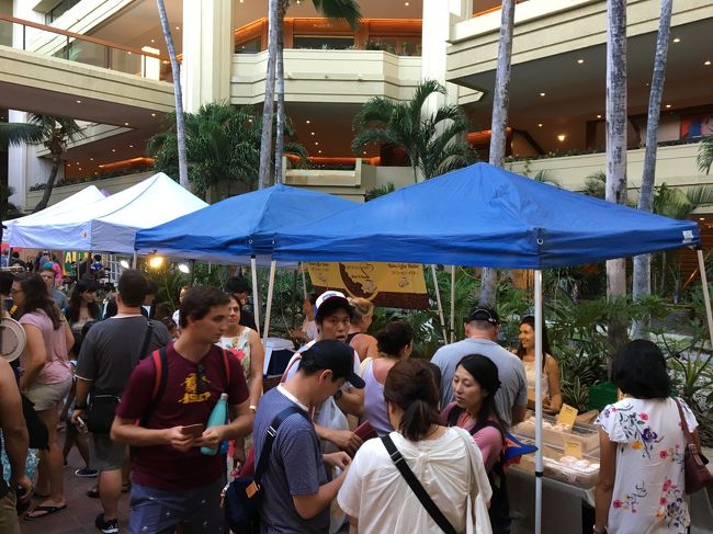 ハイアット リージェンシーの1Fではファーマーズマーケットを開催してました。