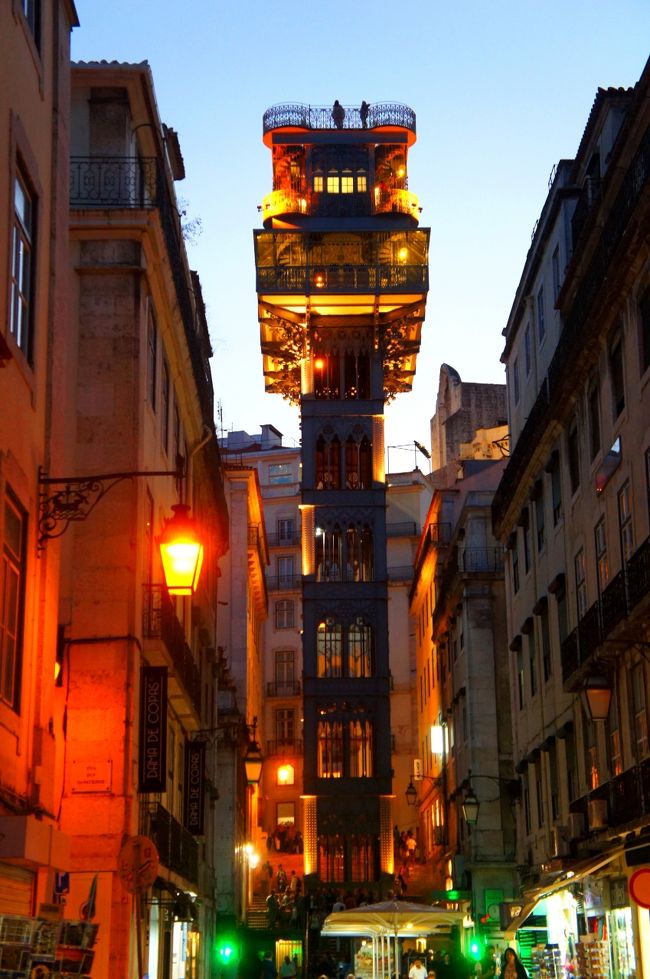 帰りがけ、サンタ・ジュスタのエレベータを見かける。<br />おお、あれがあの有名な。。しかし、こちら側から見るとただの塔にしか見えない。どうも高地へ上がるためのものらしいのだが。。まあ、それは明日ゆっくり見るとしよう。<br />ホテルに戻ったあと、クリームたっぷり熱々のエッグタルトに舌鼓をうった。<br />そしてそのまま家族みんな倒れるように寝てしまった。<br />明日もまた、、ーーー早いぞ。