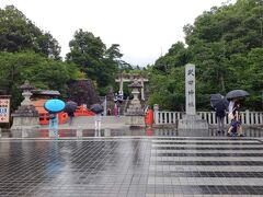 少し移動して、武田神社に来ました。
甲斐武田氏の本拠だった躑躅ヶ崎館跡に鎮座している神社で、御祭神はもちろん武田信玄公です。