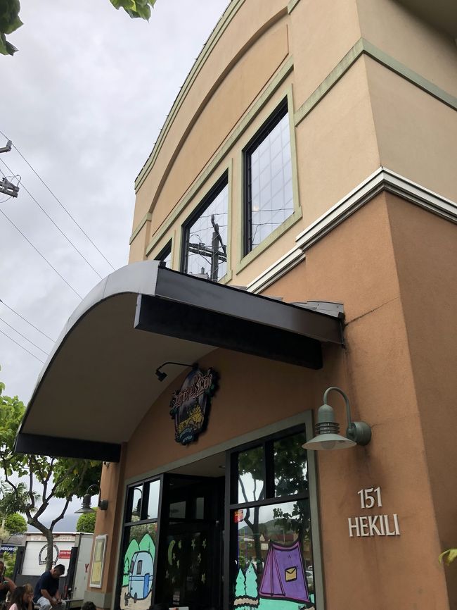 そして朝ごはん（その2）はブーツアンドキモズへ。<br />並んでたけど、30分待ちと言われました。<br />近くのサンダル屋さんでビーチサンダル買って戻ってくると、2、3分で名前呼ばれて中へ。<br />ナイスタイミング！