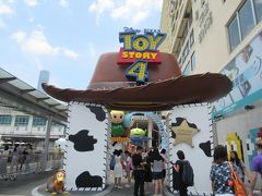 ハーバーシティ入口の「トイストーリー4」イベント　