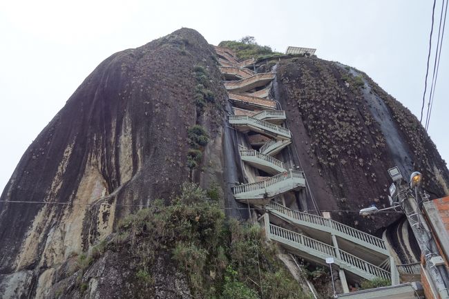 コロンビア旅行 悪魔の岩 ピエドラ デル ペニョール その他の都市 コロンビア の旅行記 ブログ By 赤い彗星さん フォートラベル