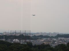 横田基地を離陸する。