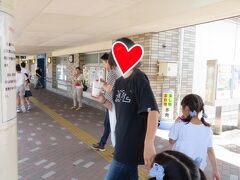 まずは高坂SAで休憩！

んで、＃タピ活(若干古いらしい)をするアラフォーYちゃん。
痛々しいですね(ﾎﾞｿﾘ

ここで売っている杏仁タピオカを絶賛してました。曰く一番美味しい！と力説。
SAで出会っちゃうの？