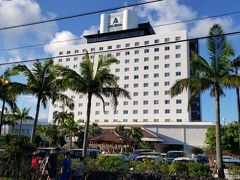 今回のホテルは、アートホテル石垣島。リブランドされリニューアルされた事とプールで決めました。