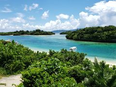 私的、石垣島のお目当て！川平湾！とてもきれいな色。外国人も多数、観光に来られてました。