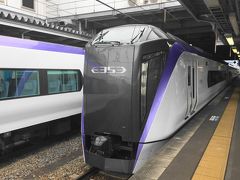 松本から「スーパーあずさ」で白馬に向かいます。
　