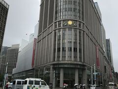 三越日本橋本店。
今回は目の前を通っただけで、行きませんでした。
なんだか威厳たっぷり。