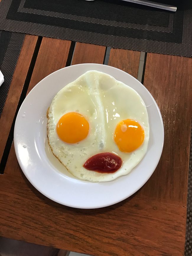 クラビ3日目<br />今日はプーケットへ移動です。<br />ホテルのモーニングでウルトラマンが居ました。笑