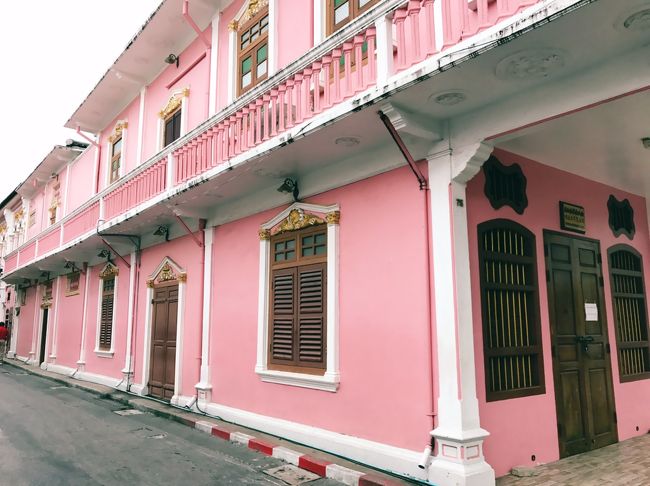 こちらのピンクの建物で写真を撮ってる女子多かったです。笑