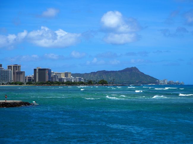 続いてやってきたのは、ダイアモンドヘッドが望める絶景レストラン、53 by the Sea. 