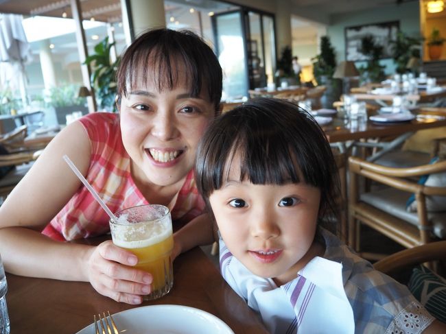 テラスと室内が一体化していると言っても過言ではないぐらい、ドア全開で気持ちの良いレストランでした！