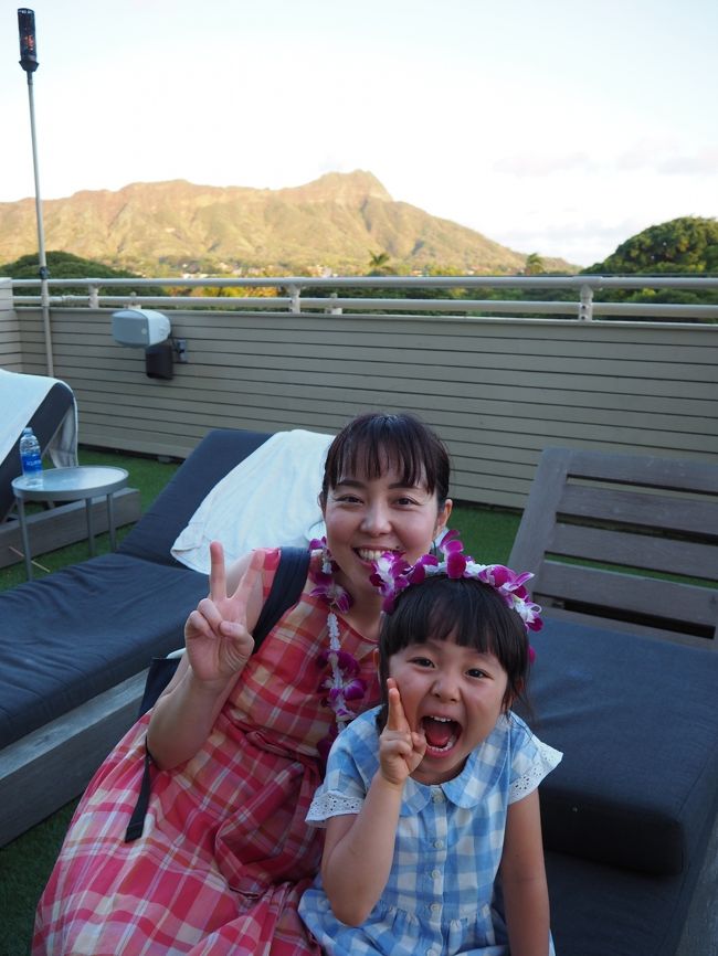 食後はレストランのテラス≒プールサイドでダイアモンドヘッドを思い切り堪能