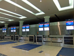 ドバイ国際空港 (DXB)