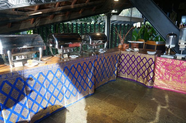 おかずはポークソーセージやベーコンなど…