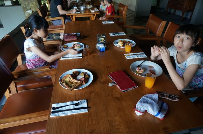 オレンジやパイナップルのフレッシュジュース！<br />本当に美味しい！！<br /><br />朝から、子供達もいっぱい食べます。