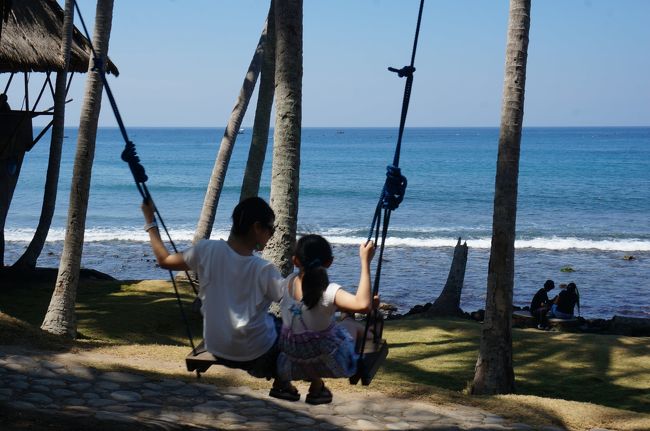 海に向かってのブランコもイイですよ！<br /><br />※こちらは無料です。