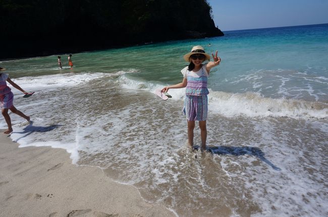 遠浅で波も比較的、穏やかです。