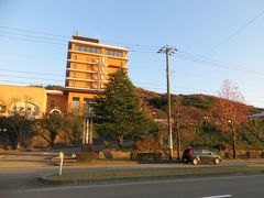 金沢駅から市バスに乗って　
ホテルに近い（はずの）バス停で降ろしてもらいました
