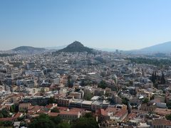 リカヴィトスの丘とアテネの町並みも良く見渡せます。