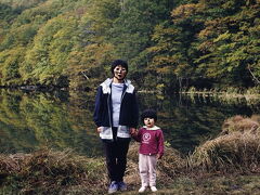 十和田湖から青森に戻る途中に蔦沼に立ち寄り。
（もしかすると、鏡沼かも知れません）

蔦温泉の近くは沼などがあり紅葉の時期に散歩するのに最適です。
