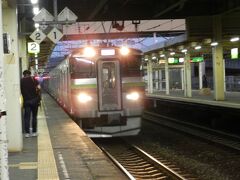 南千歳駅から札幌まで電車で移動します。
