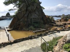 松が下雅湯を通り