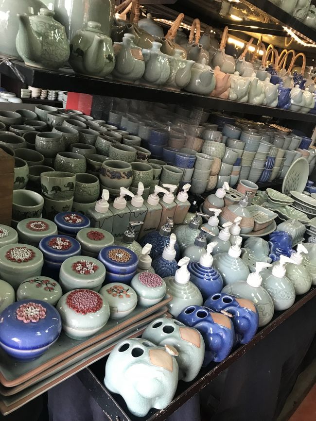 タイっぽい焼物のお店